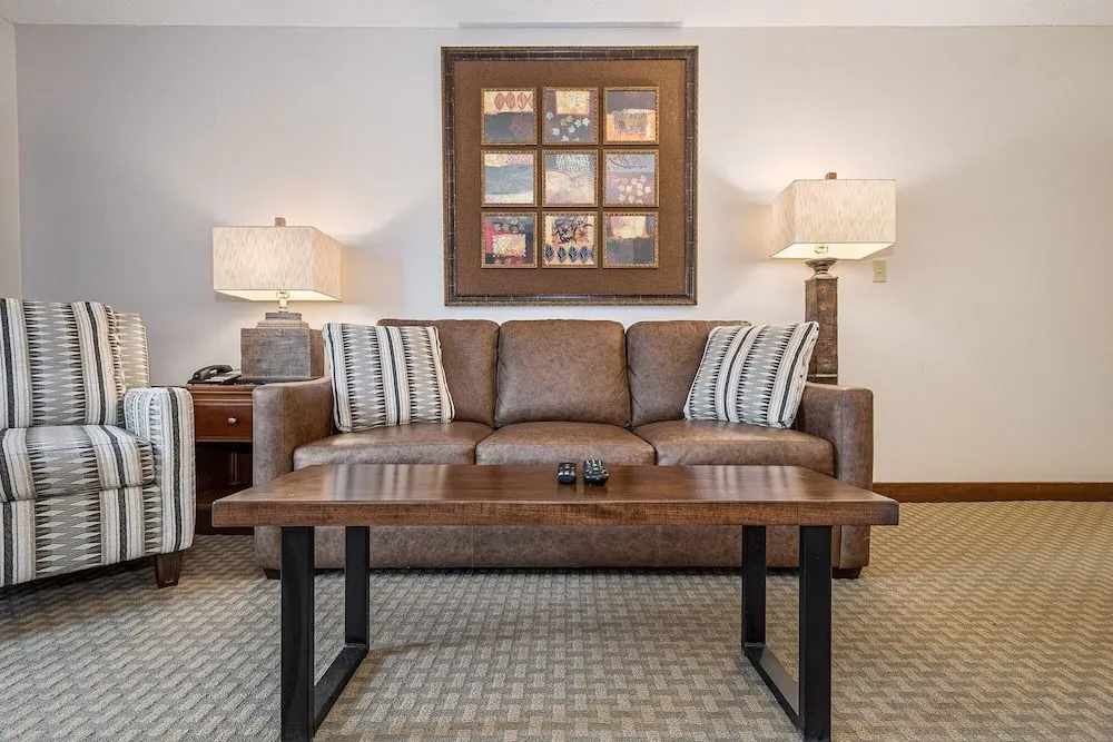 Suites at Silver Tree A123