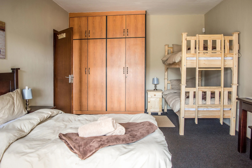 Sea View Bliss Guesthouse with self Catering