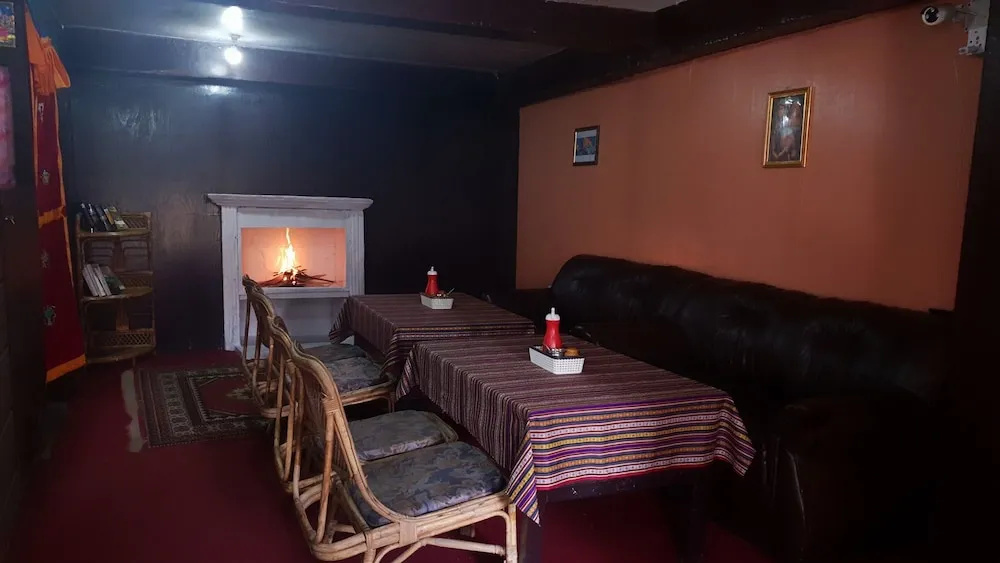 LAMA HOTEL - HIMALAYAN BURGER Experience the best stay in EVEREST with an unforgettable Mountain Flight
