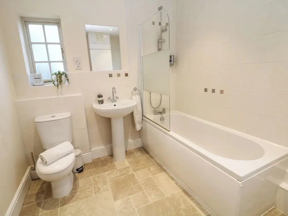 South Lodge - Longford Hall Farm Holiday Cottages