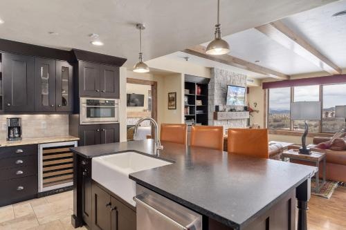 Edgemont 2601 - Luxury Ski-in Ski-out Condo