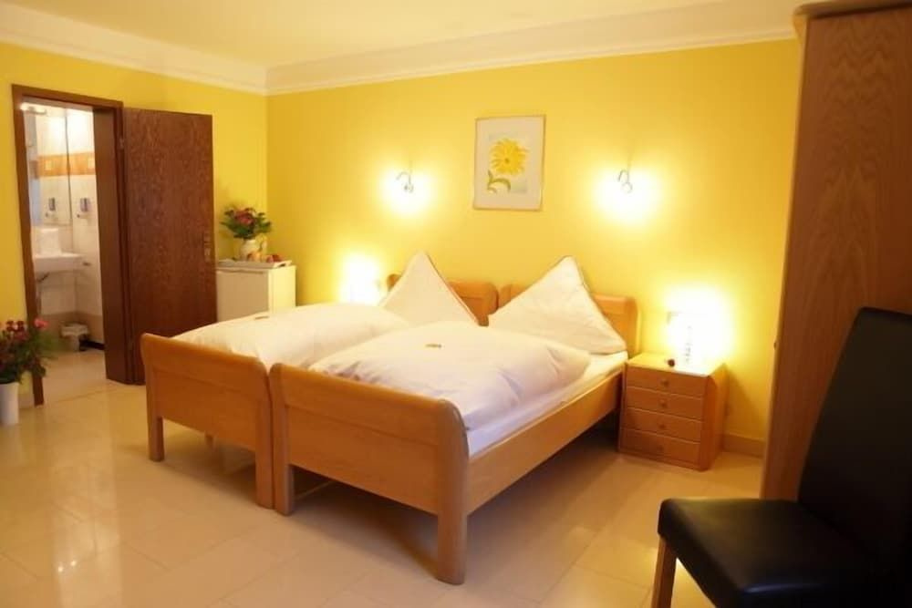 Gasper Business & Garden Hotel