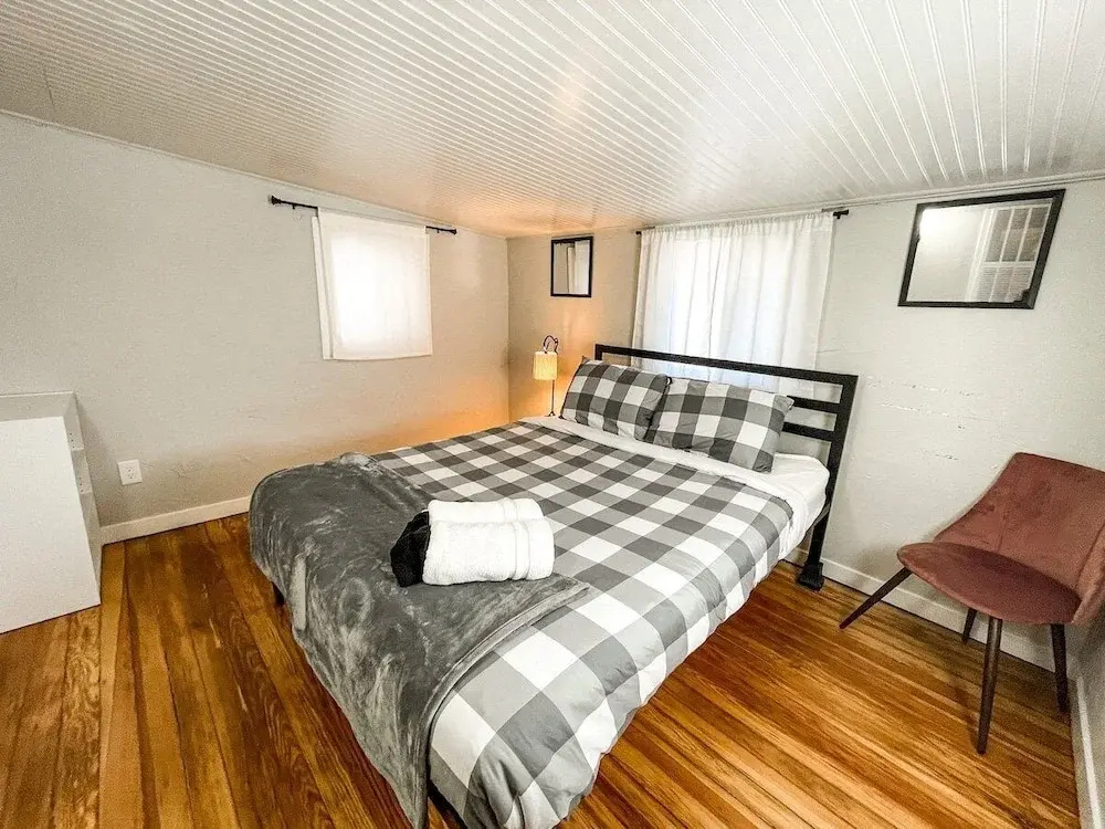 417 E Bijou