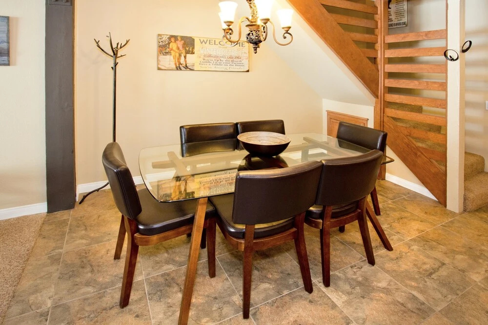 St Anton Street View 2-Bedroom Condo with full kitchen
