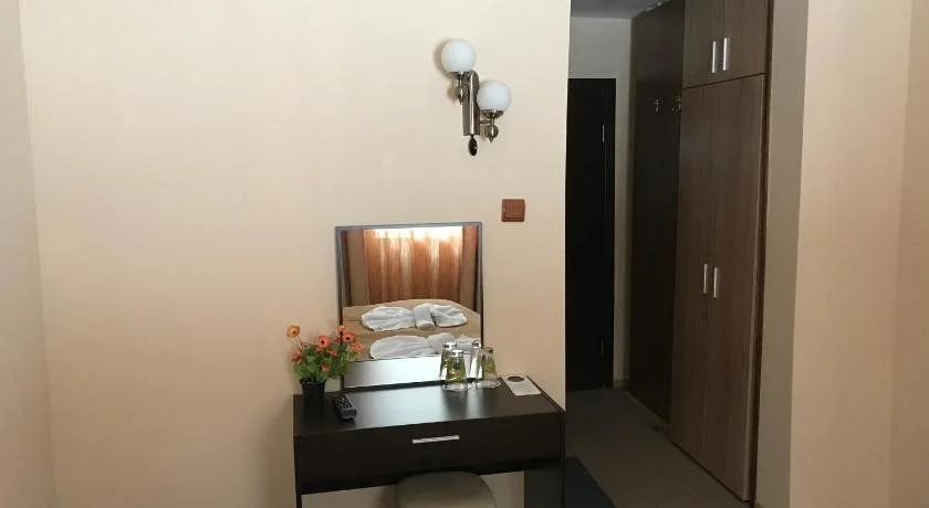 Tofana Hotel