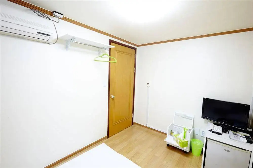 Green Tel