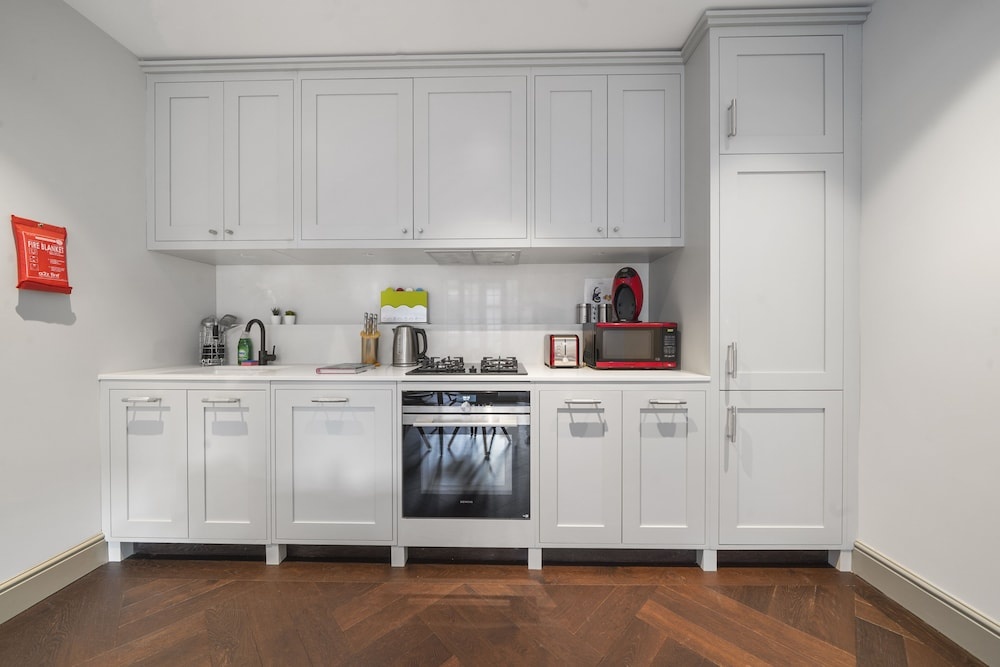 2 Bed Lux Apartments near Central London FREE WIFI by City Stay Aparts London