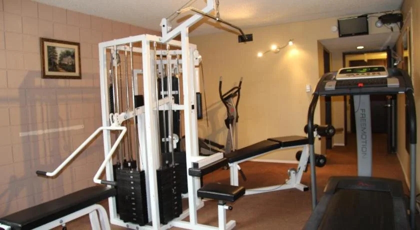 Canway Inn & Suites