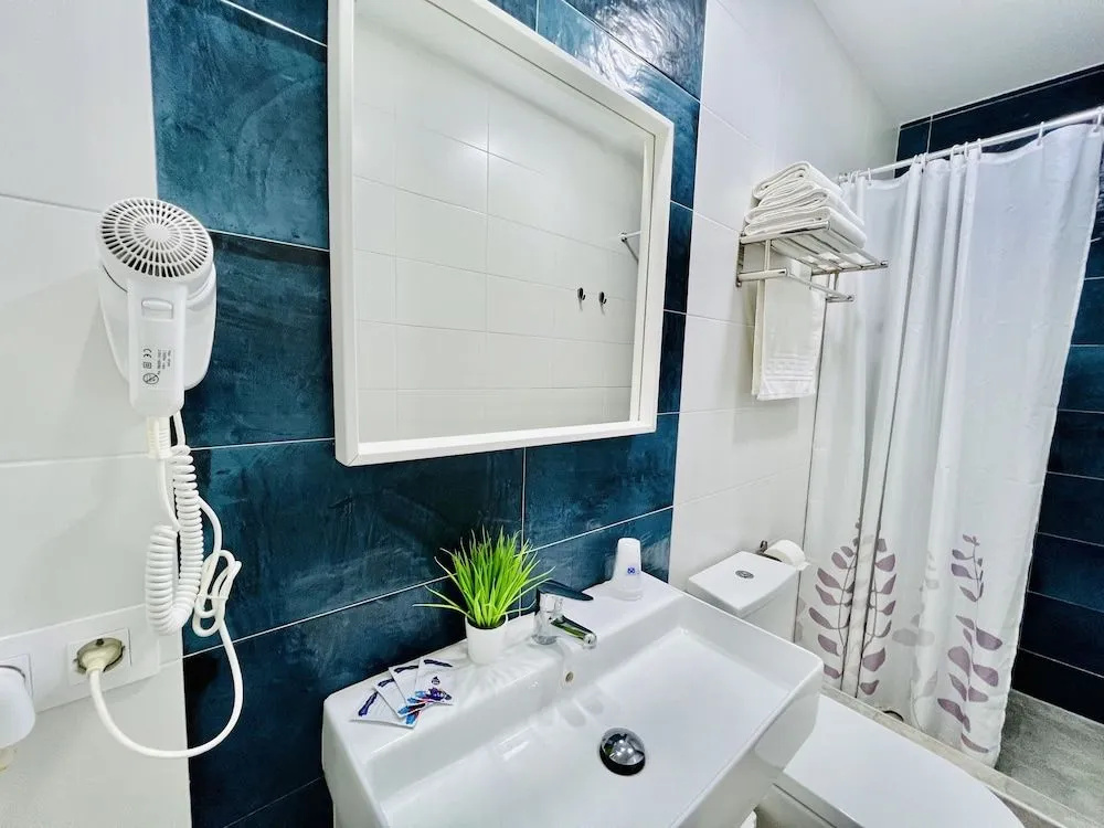 DORI ROOMS - Hostal