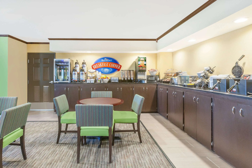 Baymont by Wyndham Midland Center
