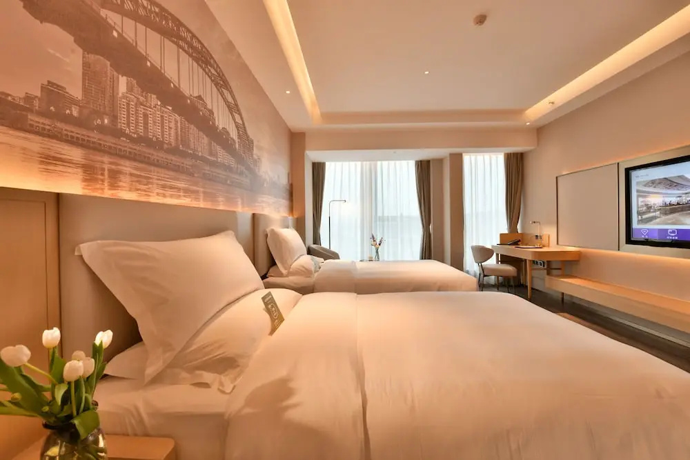 Mercure Yibin Port