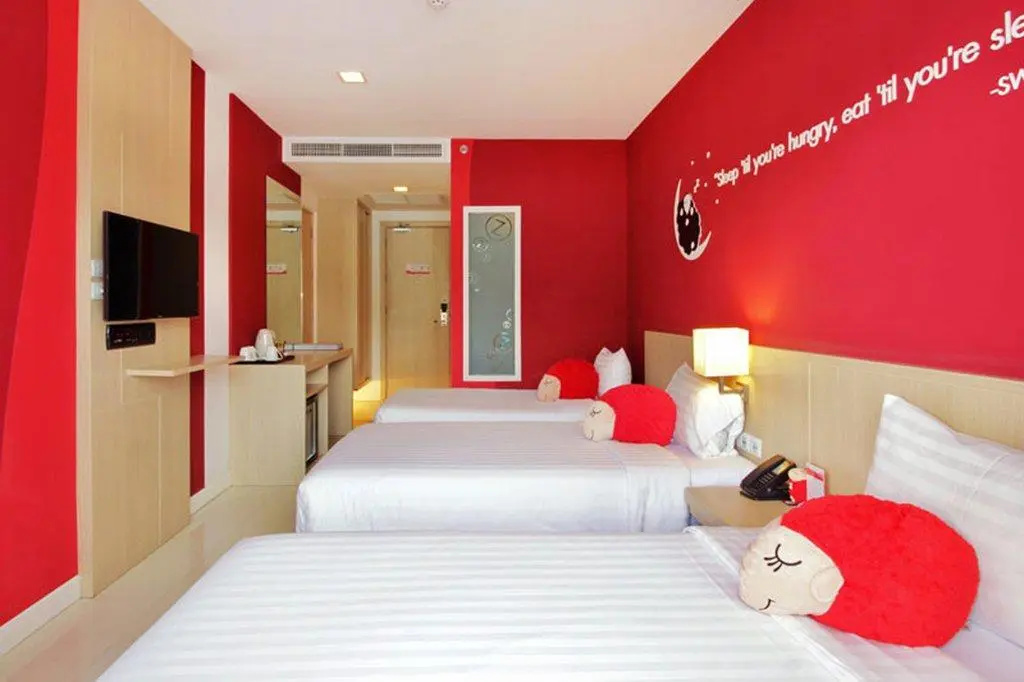 SLEEP WITH ME HOTEL design hotel @ patong (SHA Plus+)