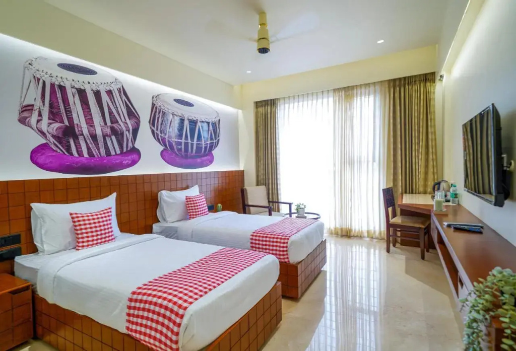 Oriva Tulips Inn and Suites - Nr Majestic