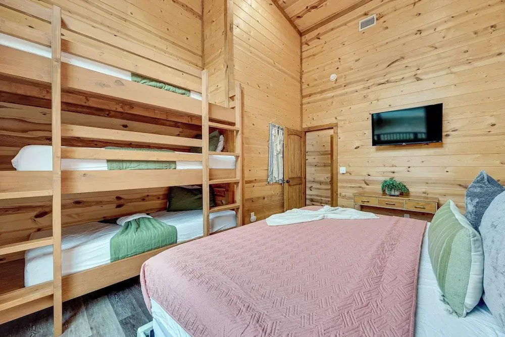 Families w/ Dogs Welcome! Cabin 5 Mi to Hochatown