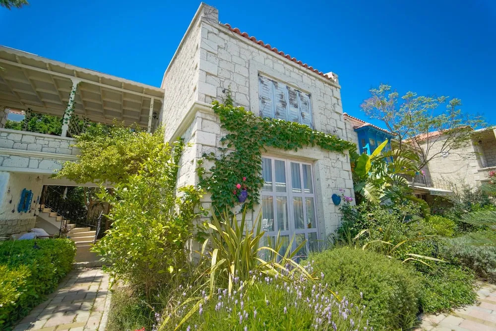 Alacati Marina Palace