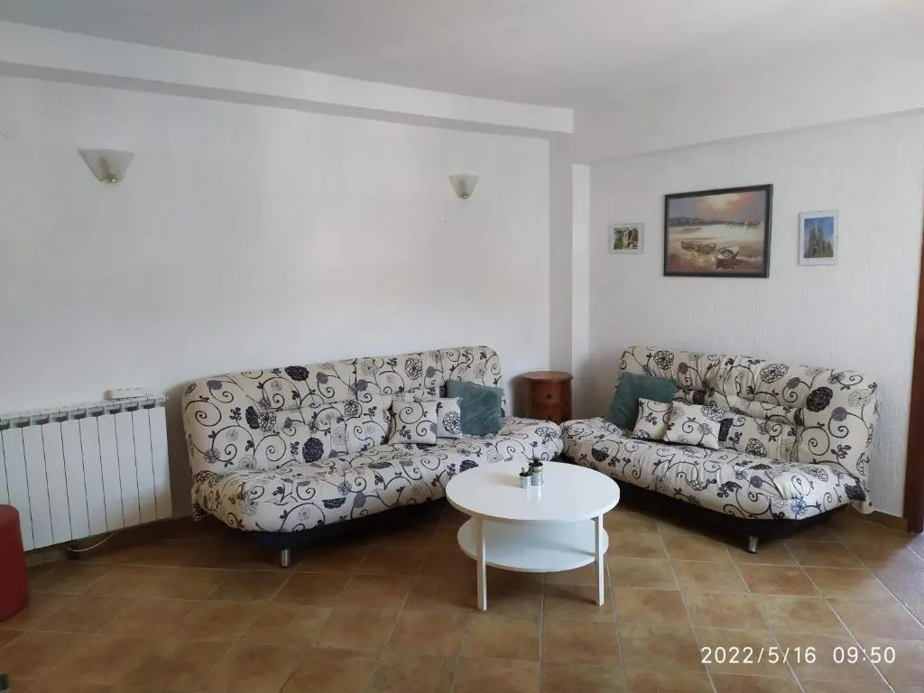 Apartments and room Suza