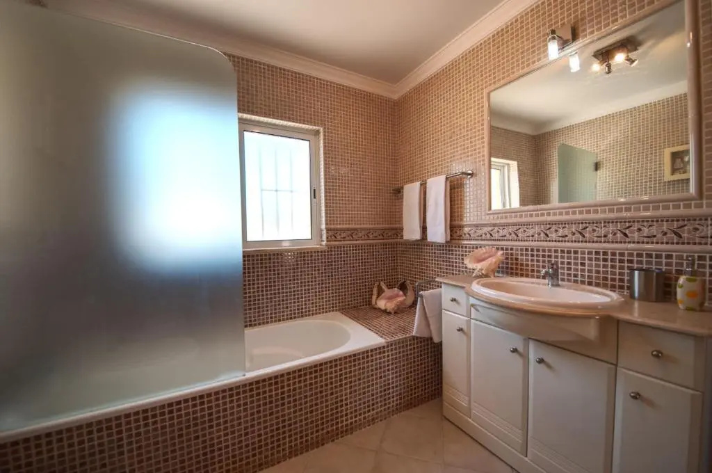 House With 3 Bedrooms in Albufeira, With Wonderful City View, Private