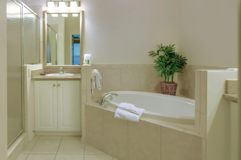 GreenLinks Golf Villas at Lely Resort