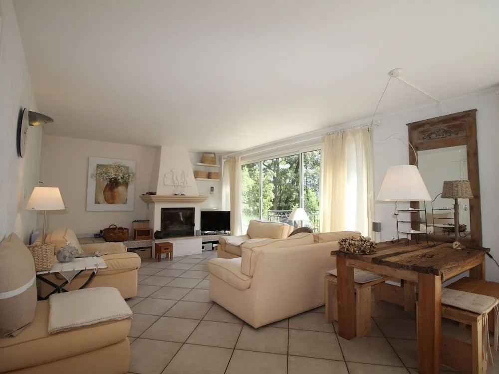 Charming holiday home, on a secured private domain with large swimming pool