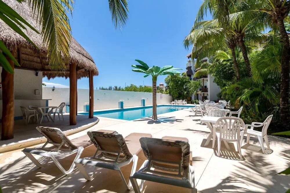 "My Coco Beach Condo" Just 1bk To Beach And 1bk To Famous 5th Av