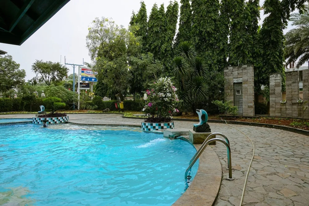 Strategic And Homey 2Br At Puri Garden Apartment Near Mall