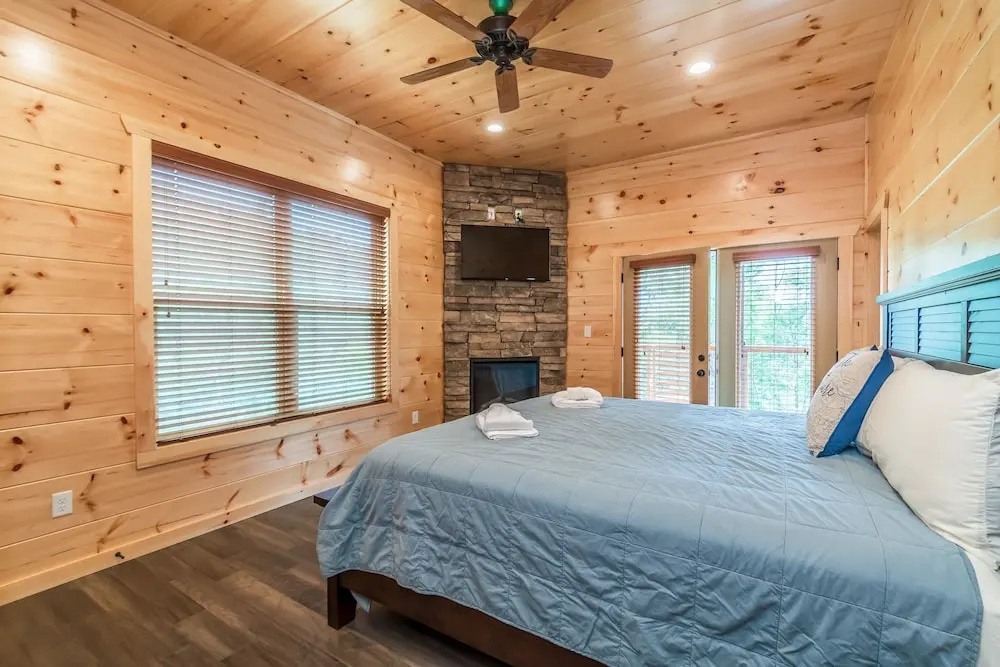 2 All-suite Luxury S W/ Swim Spa & Hot Tub 10 Bedroom Cabin