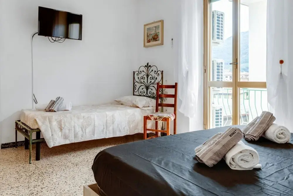 Railway Station Huge & Luminous Apartment x8