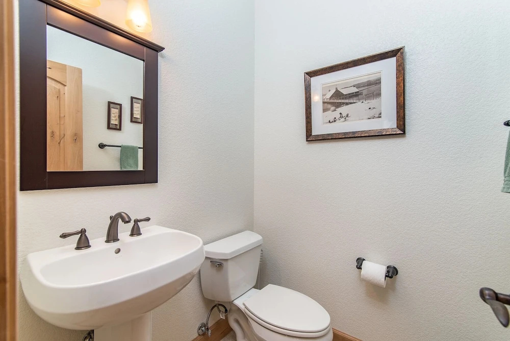 Pet Friendly South Tahoe House by RedAwning