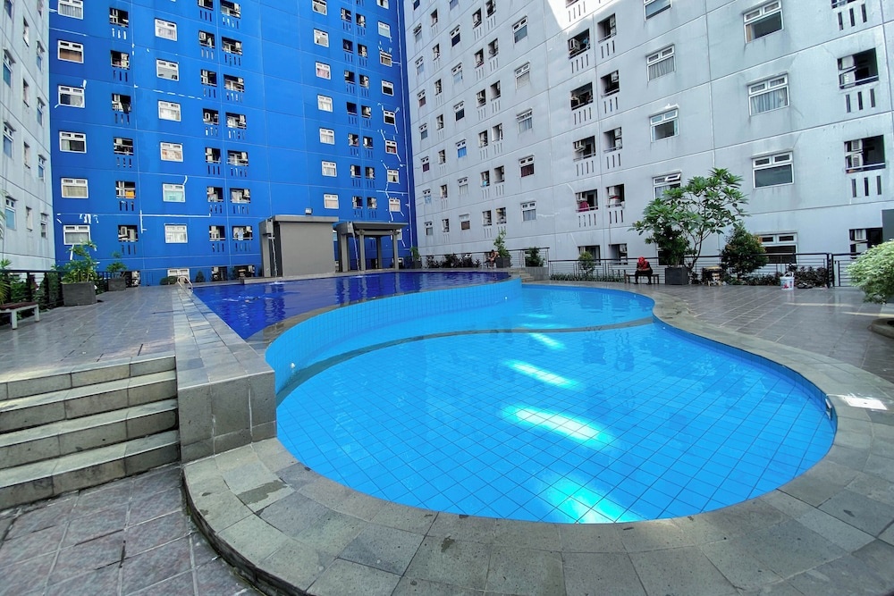 Vibrant Look 2Br At Apartment Green Pramuka City