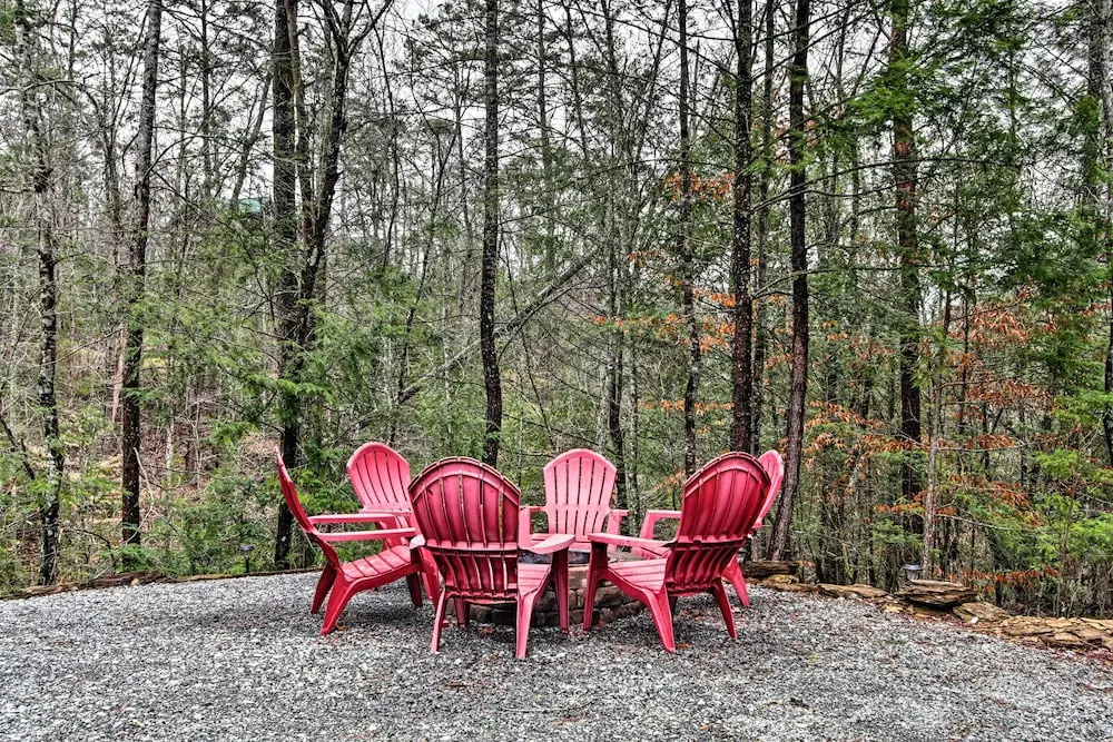 Smoky Mountain Cabin ~ 5 Mi to Pigeon Forge