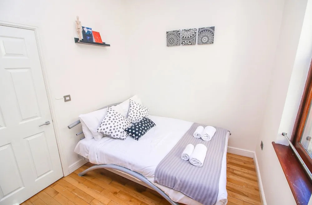 Studio Flat near Liverpool st & Shoreditch London.
