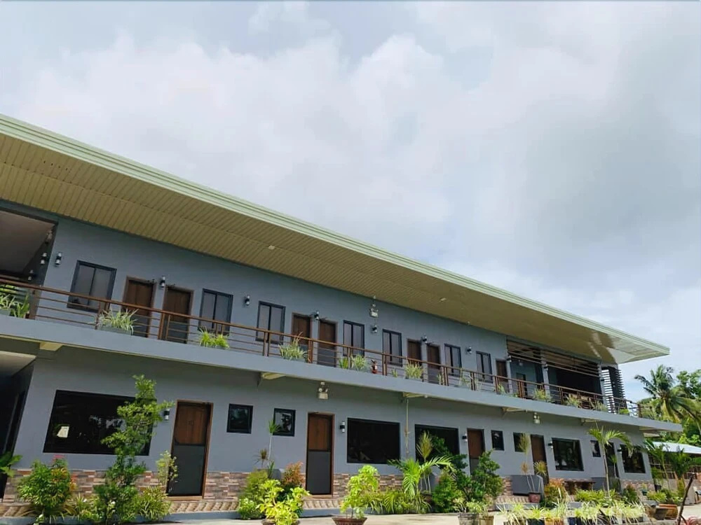 Tatay Sesengs Apartment