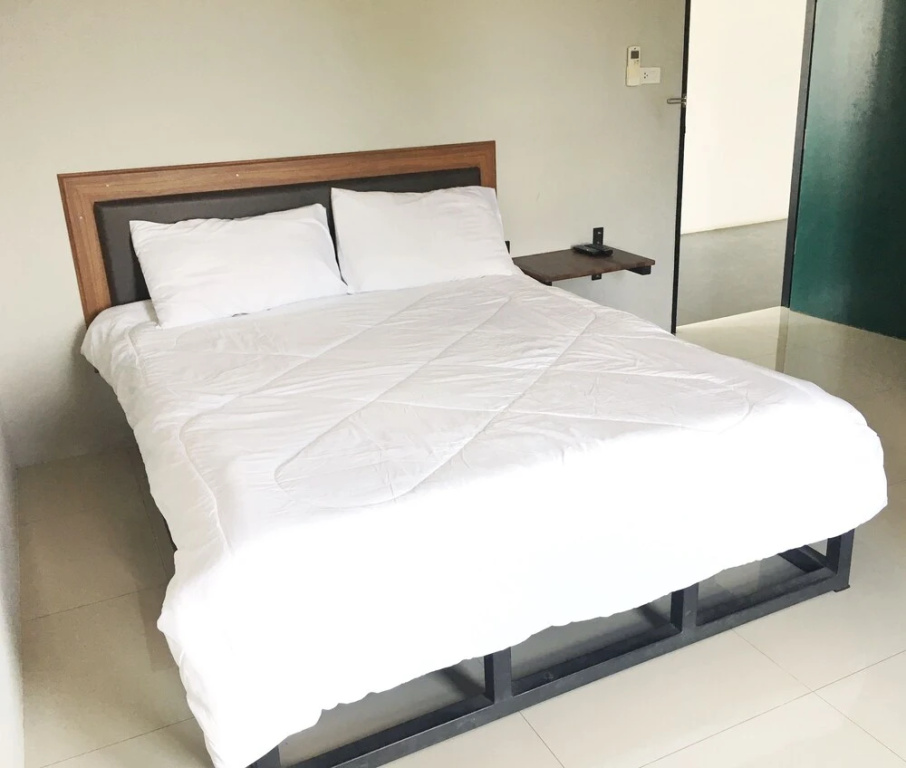 The room Apartment