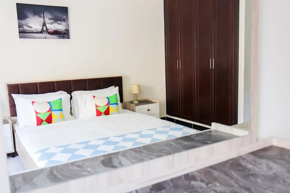 Studio Apartment in Knightbridge Court