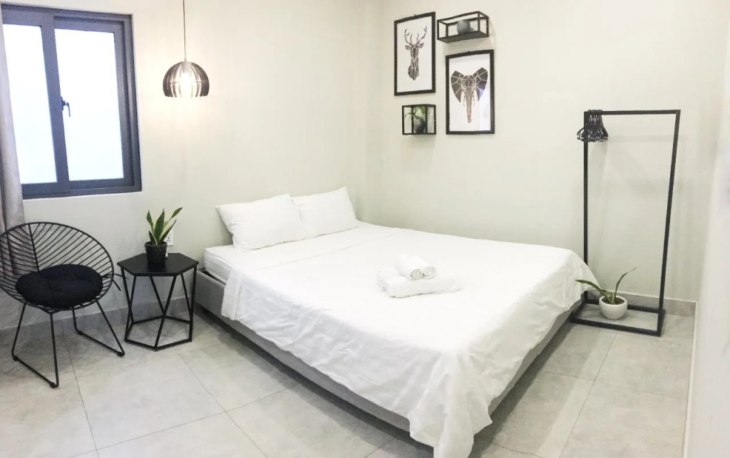 MIDMOST Boutique Hostel