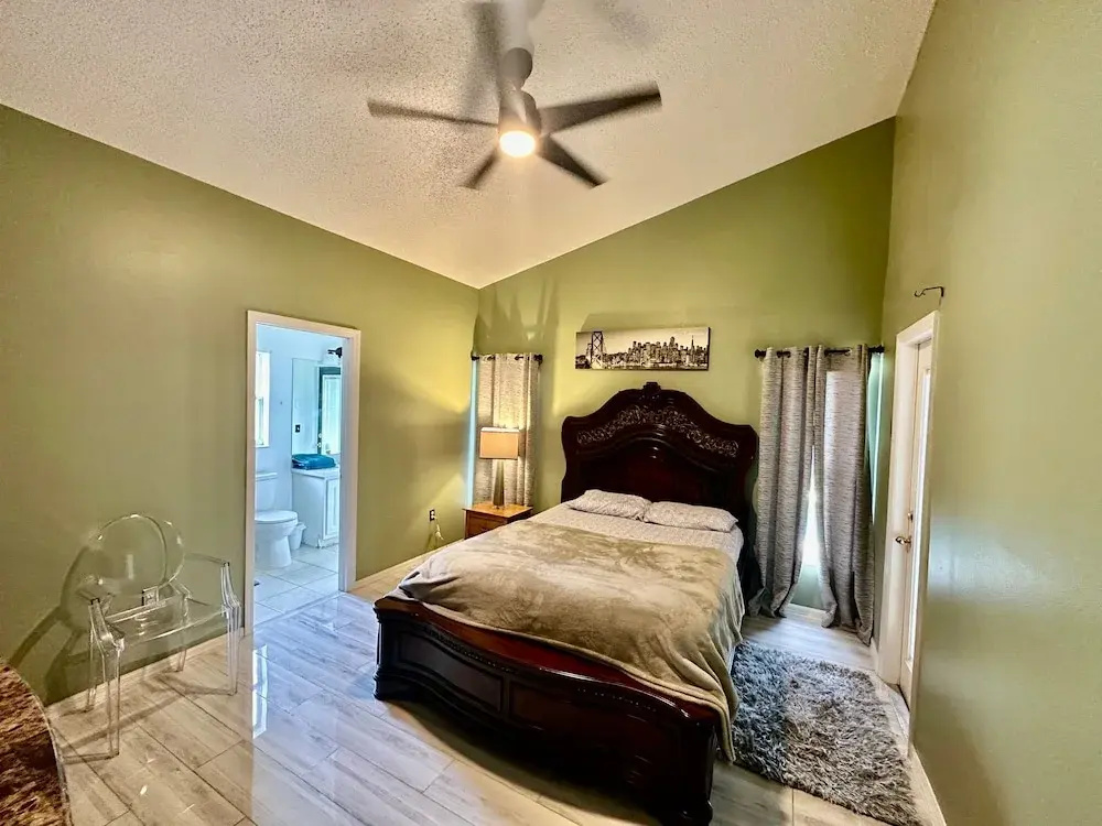 Residential Westbury 4BR Pool Home Near Disney Parks
