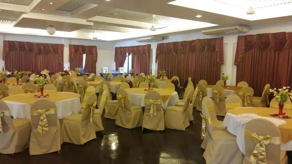 Hotel Sapthapadhi