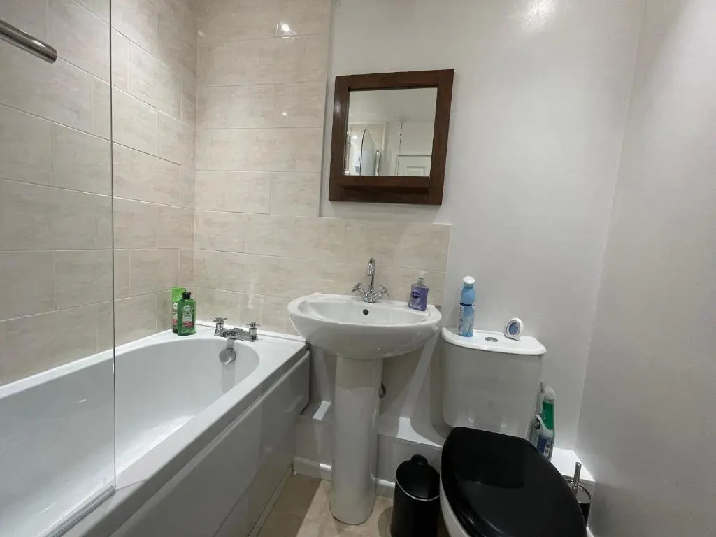 Modern 1 Bed ground floor apartment