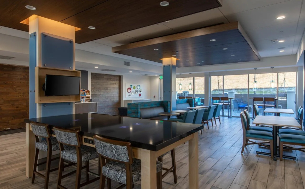 Holiday Inn Express & Suites Gainesville - Lake Lanier Area by IHG