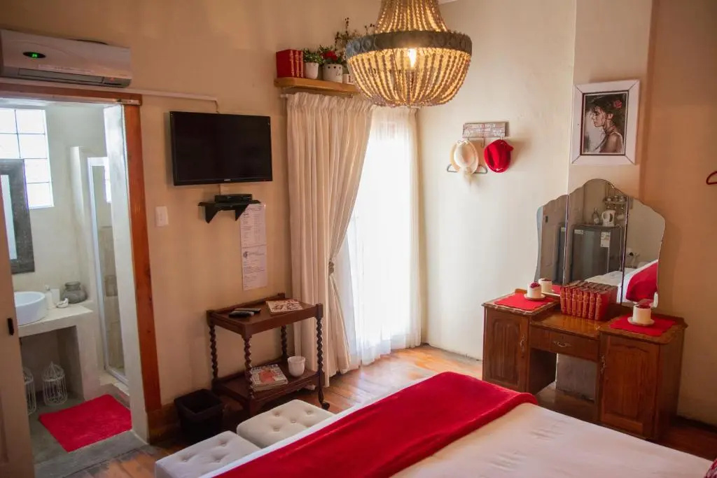 Mirabel Guesthouse
