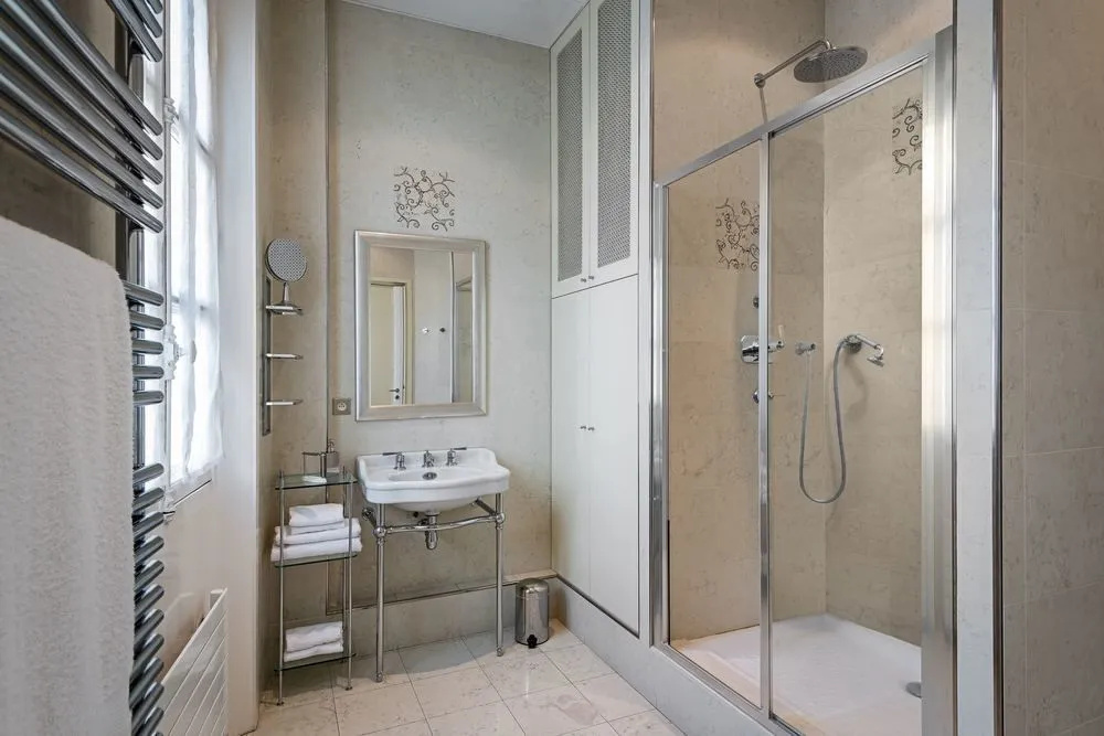 Rue Honore Chevalier - Two Bedroom Apartment