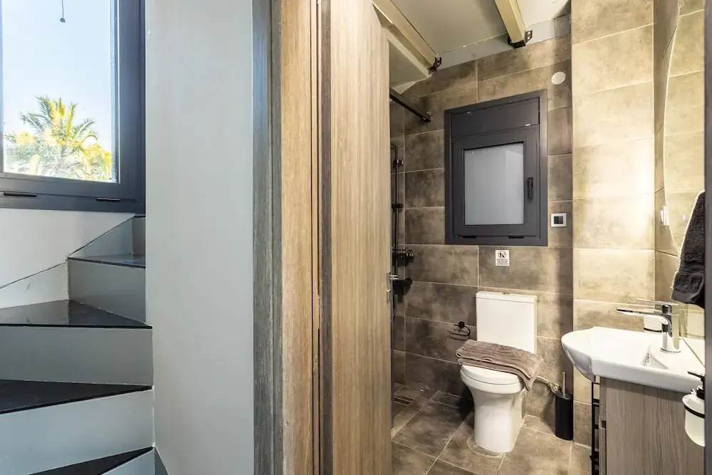 Ventiri Lofts - Luxury Duplex w Private Garden