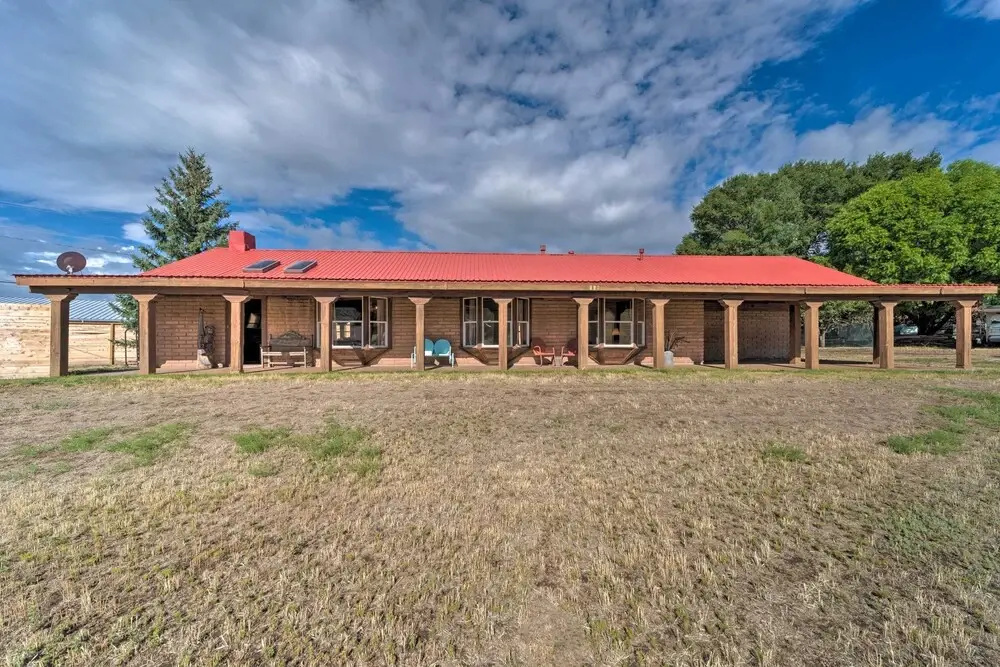 Rustic Ranch Retreat w/ Yard: 16 Mi to Ski Apache!