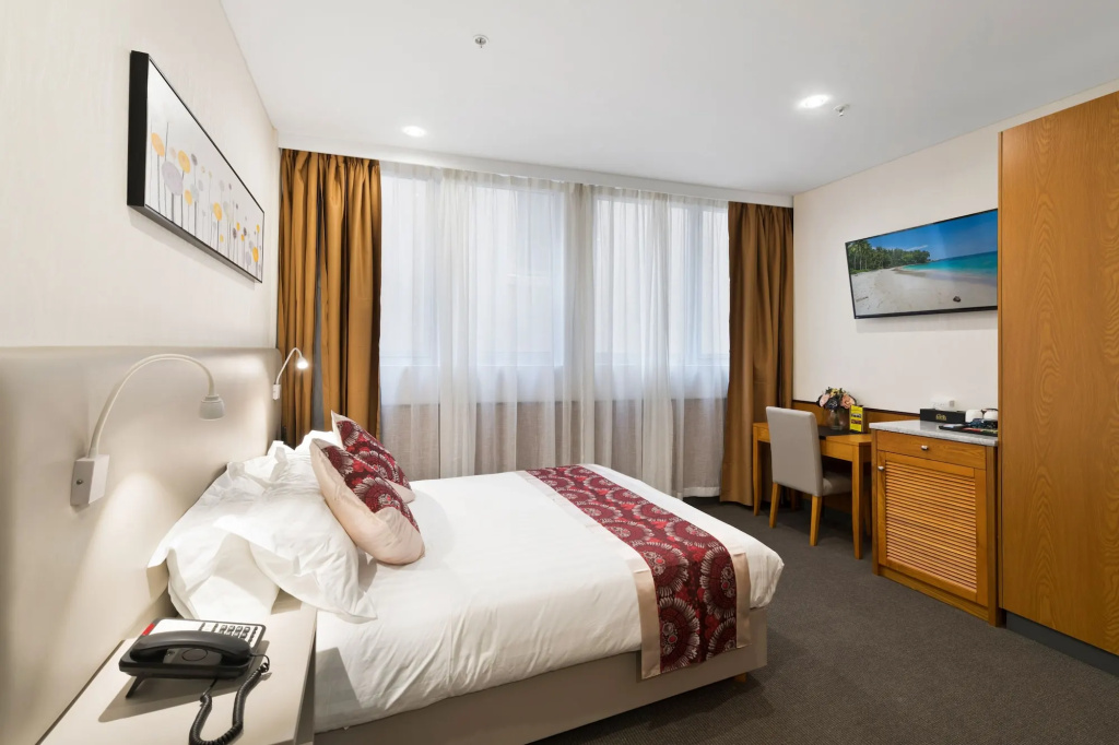 YEHS Hotel Sydney QVB