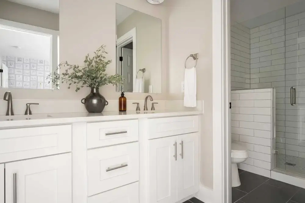 8 Nashville Homes w/ 21 Bedrooms, 21 Baths & Space for 74, Just Minutes From Broadways Nightlife, Dining, and Music Scene Cherokee by Avantstay