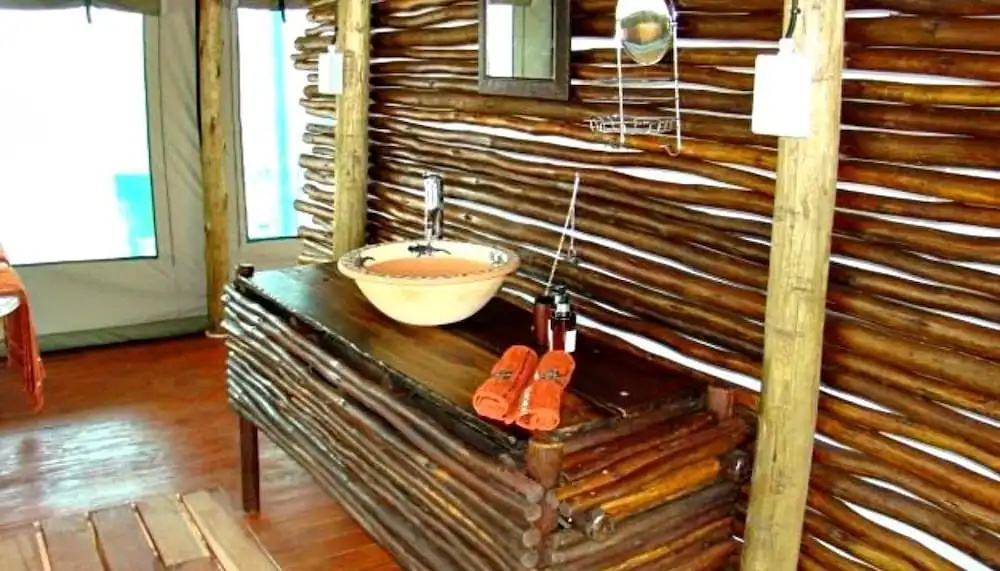 Muweti Bush Lodge
