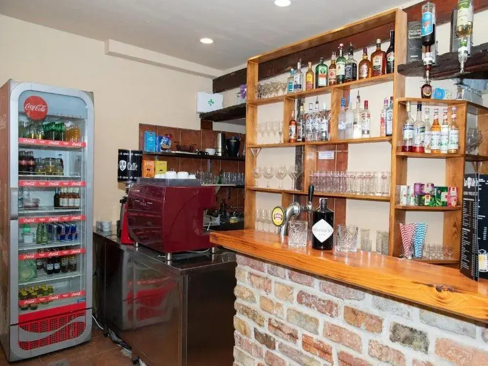 Lav Hostel & Café
