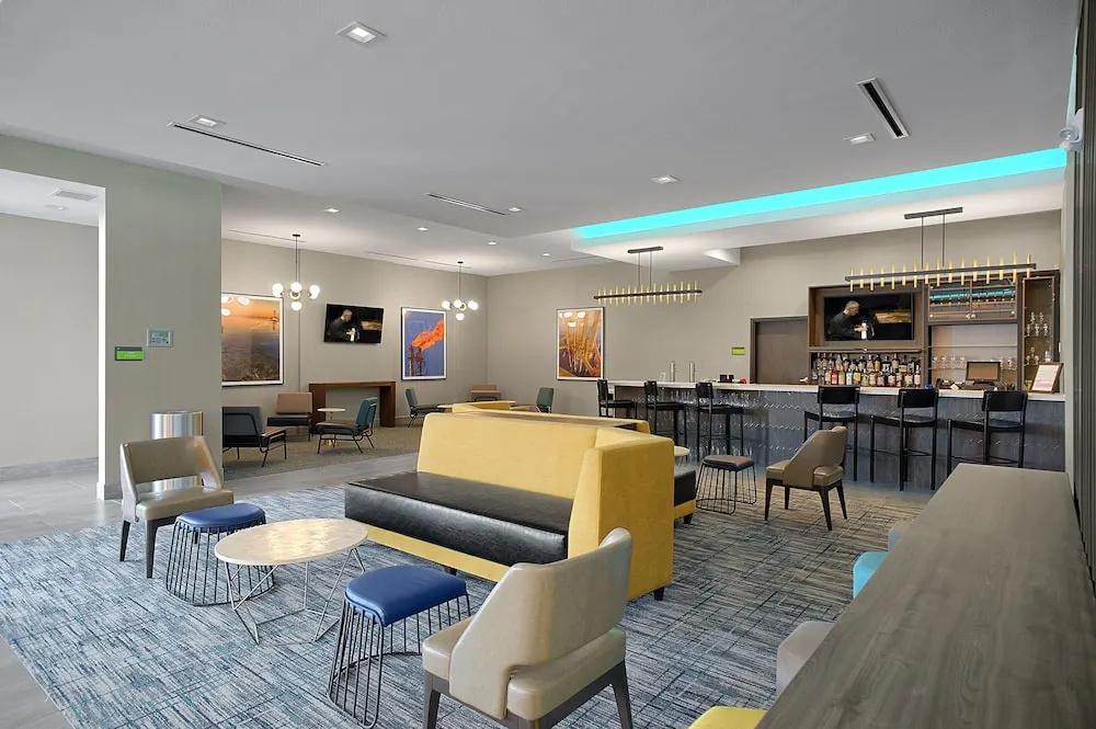 La Quinta Inn & Suites by Wyndham Texas City I 45 Galveston Area