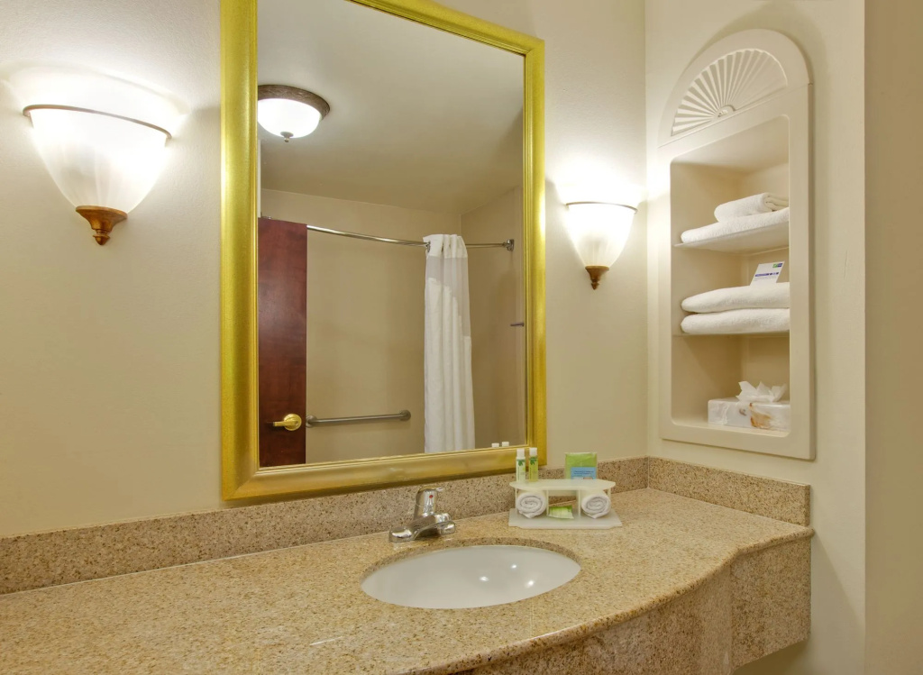 Holiday Inn Express Hotel & Suites Abilene Mall South by IHG