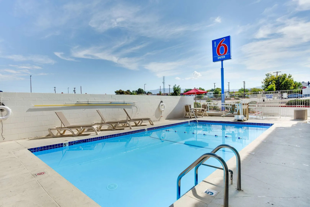 Motel 6-Albuquerque, NM - Carlisle